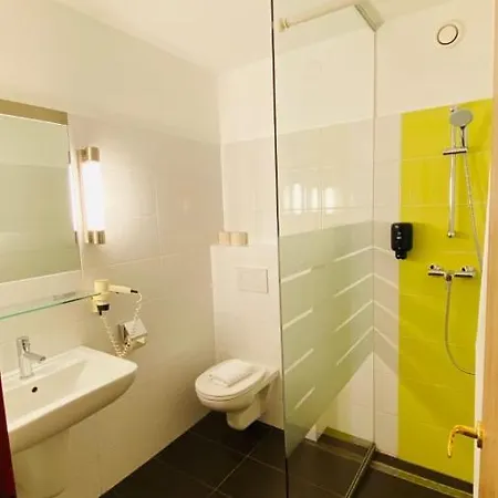 Am Sachsengang 4*