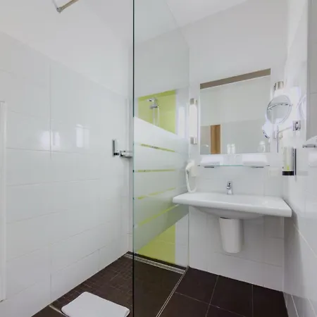 Hotel Sachsengang - Free Parking, Near U1 & U2