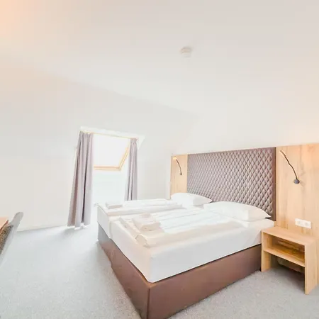 Sachsengang - Free Parking, Near U1 & U2 Hotel 3*