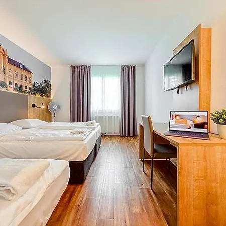 Sachsengang - Free Parking, Near U1 & U2 Hotel 3*