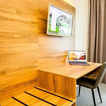 Hotel Sachsengang - Free Parking, Near U1 & U2 Groß-Enzersdorf