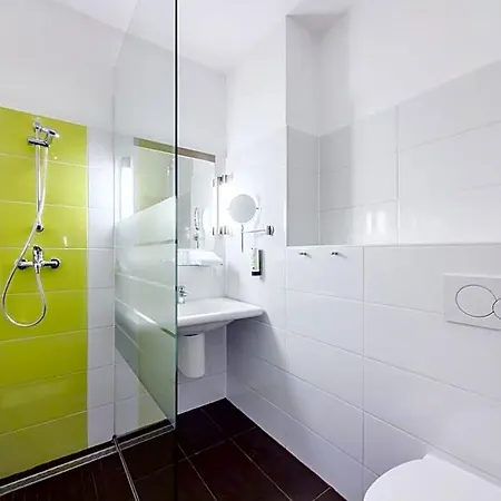 Hotel Sachsengang - Free Parking, Near U1 & U2 Groß-Enzersdorf