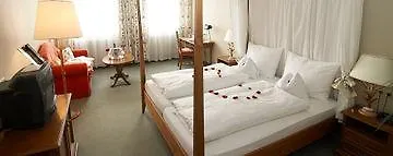 Sachsengang - Free Parking, Near U1 & U2 - Self-check-in 3*