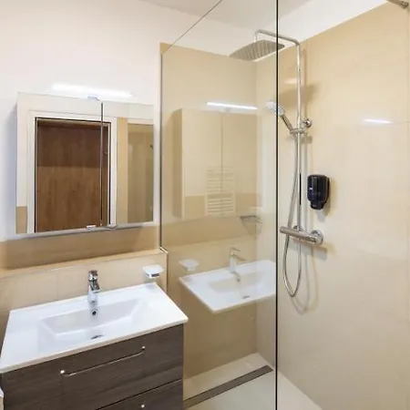 Am Sachsengang 4*